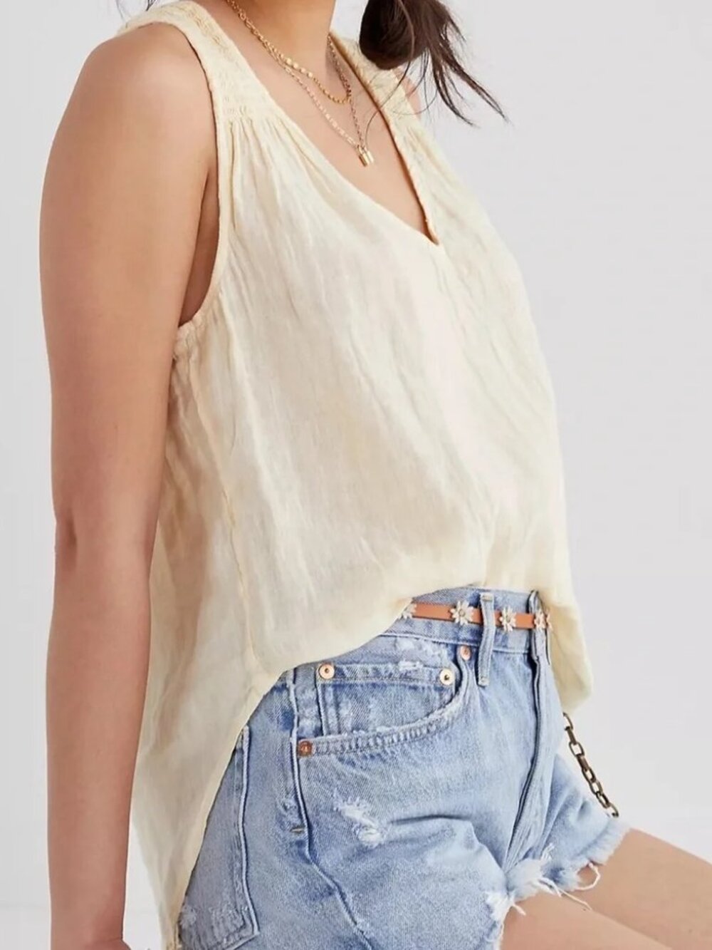 Cloth & Stone | 100% Linen Sleeveless V-Neck Smocked Tank Top | Sandstone